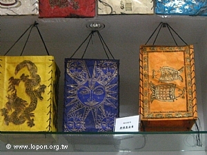 本次義賣特別展售西藏手工燈籠掛飾
