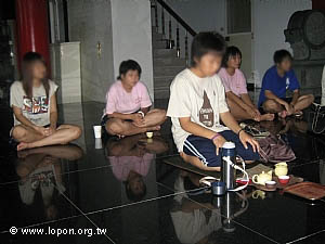 新生第一次參與苑內的無我茶會，心得分享是「嘆為觀止」、「刮目相看」。